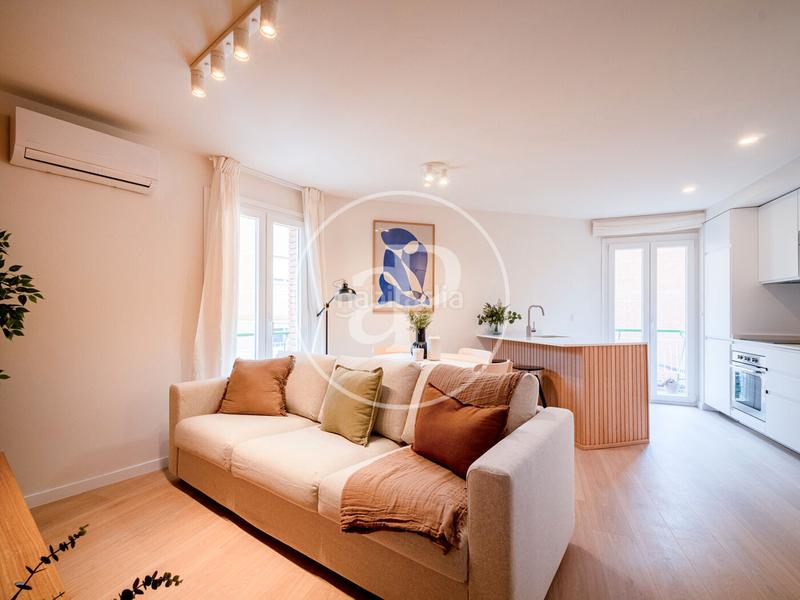 Foto 73f7c0da-e198-4393-9b8e-6975b3862acb. Rent flat with heating in Valdeacederas Madrid