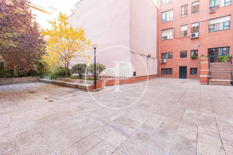 Foto df531381-32af-4665-b0c4-4c1d01b626d5. Miete etagenwohnung mit heizung parking in Argüelles Madrid