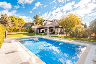 House in El Bosque. Chalet en venta en urbanización el bosque