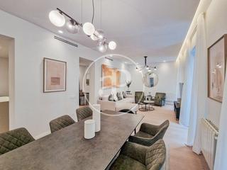 Location Appartement  C. de moratín. Piso en alquiler en huertas