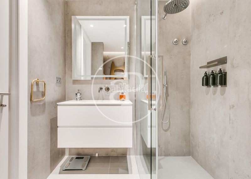 Foto 8098d6db-aa1d-4a2d-a174-cca3cb55c134. Miete etagenwohnung mit heizung parking in Recoletos Madrid