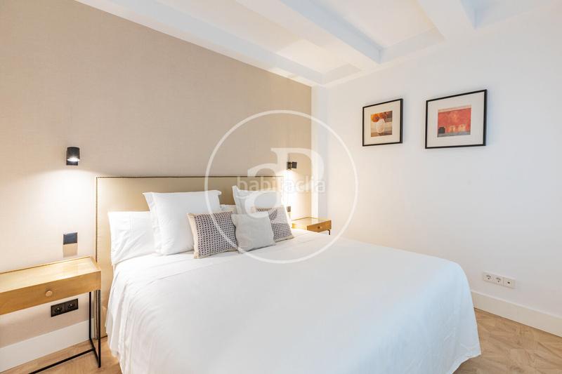 Foto 26079f60-50e8-46c9-879c-3c25f2a01435. Rent flat with heating in Cortes-Huertas Madrid