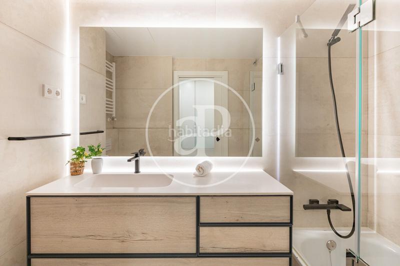 Foto a7d78e21-48f5-4c20-b845-1179f4d9d265. Rent flat with heating in Cortes-Huertas Madrid