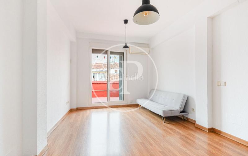 Foto b4d4a3e2-6412-4124-a37c-c94f95c5d3bd. Alquiler piso estudio en alquiler en calle velarde en Madrid