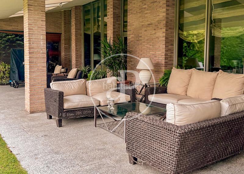 Foto 1f0eb32e-7bcf-4a57-9e17-d46f47adb5e3. Maison avec chauffage parking piscine dans La Finca Pozuelo de Alarcón