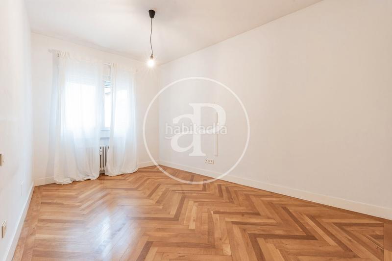 Foto 65aa6313-34d2-461f-af48-4082f12a116c. Flat with heating parking in Embajadores-Lavapiés Madrid