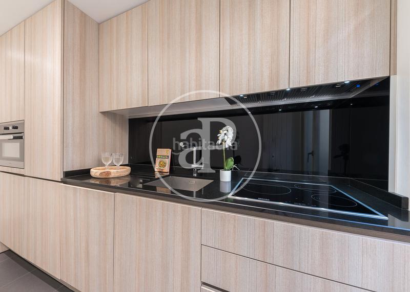 Foto c4c98e2d-d233-46b9-b50d-2343b96226a6. Affitto appartamento in calle de génova 5 in Almagro Madrid