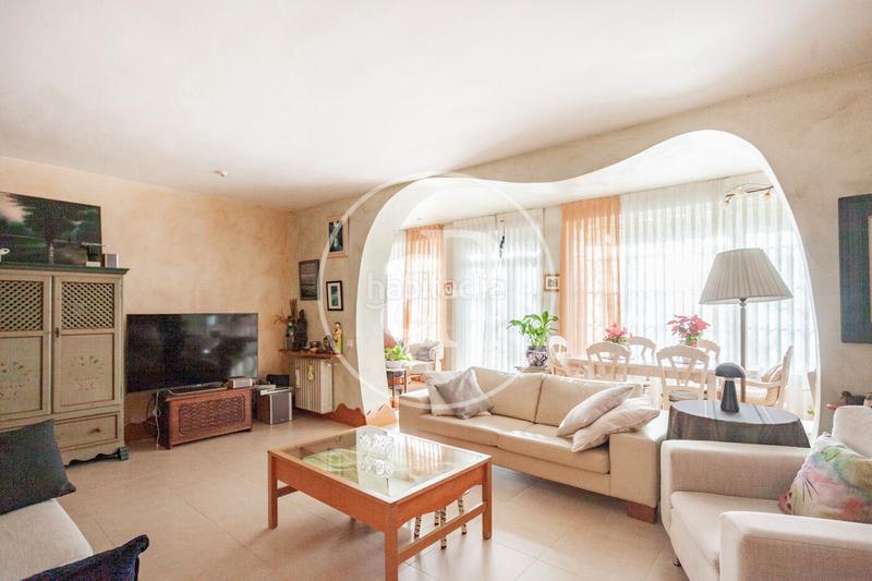 Foto 39e364b0-26ab-43de-831d-423be256bbd1. Reihenhaus mit heizung parking pool in Aravaca Madrid