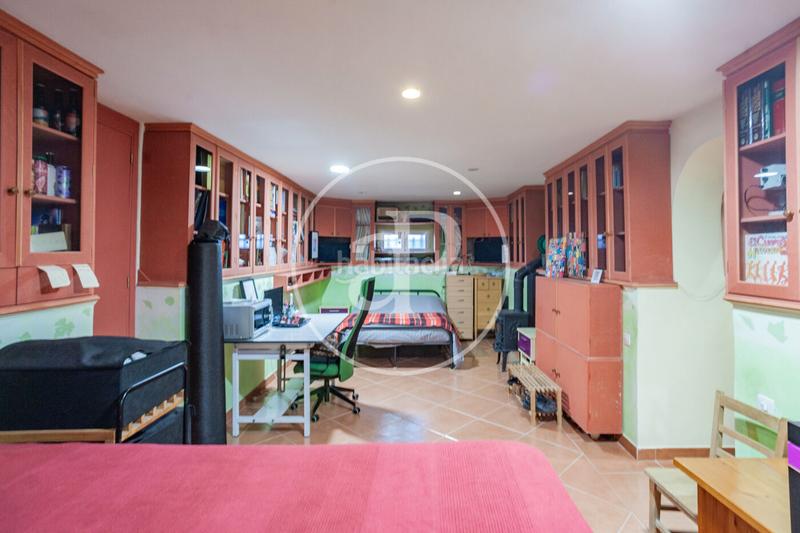 Foto 3a5b8346-c411-4ba1-8fb1-c346224527a7. Reihenhaus mit heizung parking pool in Aravaca Madrid