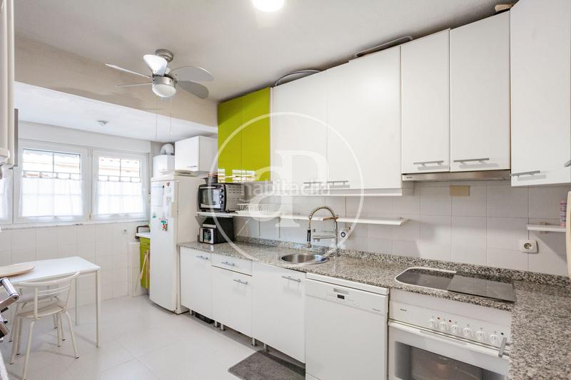 Foto ac3e06db-30cf-4e7a-bece-e287ff096d8e. Reihenhaus mit heizung parking pool in Aravaca Madrid