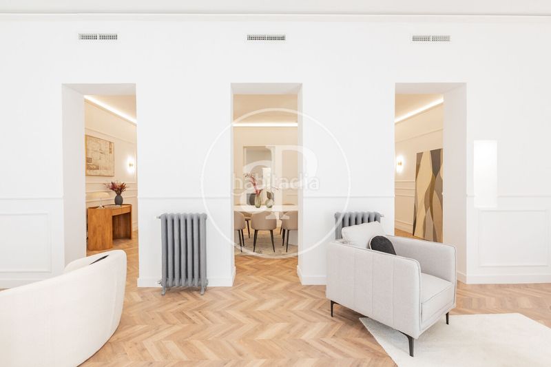 Foto 28952bf8-c905-49ee-8fbb-416bb44289d5. Pis amb calefacció a Palacio Madrid