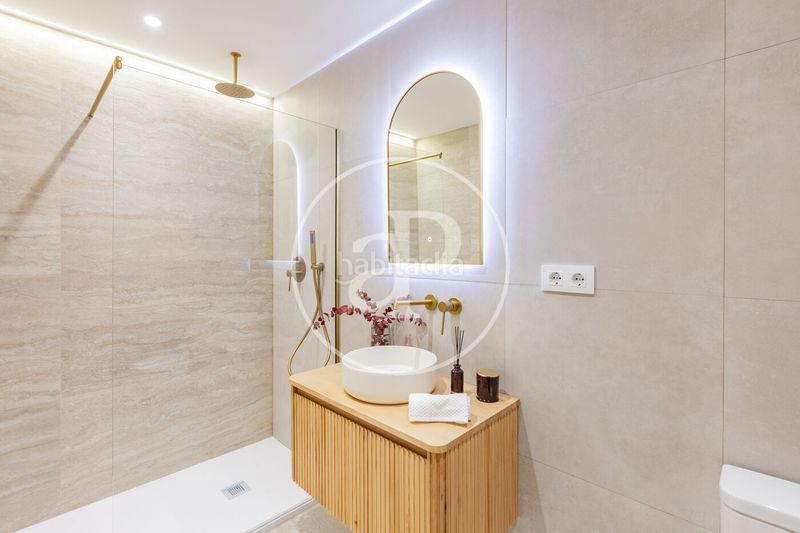 Foto 5c351c6e-a217-48a1-9a16-d1c2917e2cdc. Pis amb calefacció a Palacio Madrid