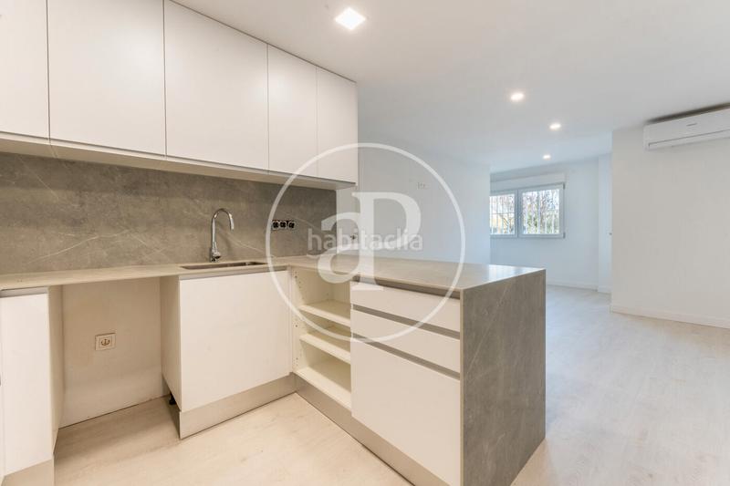 Foto 057e6589-5ba1-4154-9eaa-32fc5d33dfac. Piso dúplex en venta en paseo de yeserías en Acacias Madrid