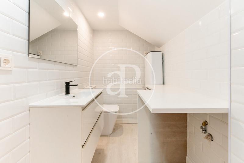 Foto 286ad8d3-6ab5-4d55-a3fd-99971cde6d9d. Piso dúplex en venta en paseo de yeserías en Acacias Madrid