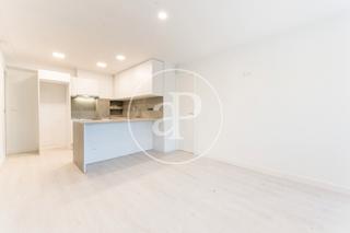 Appartamento in Acacias. Dúplex en venta en paseo de yeserías