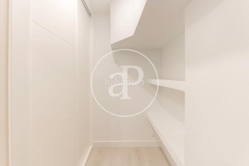 Foto e63c1a32-0a1d-4d39-b788-79f76b514592. Piso dúplex en venta en paseo de yeserías en Acacias Madrid