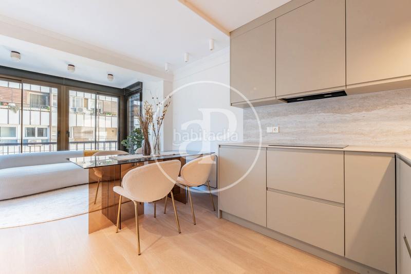 Foto c0274f99-c673-42ea-ab4c-c6021a8630dd. Piso  en venta en calle maldonado en Castellana Madrid