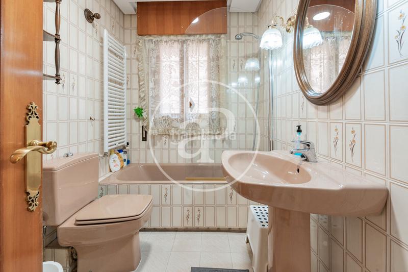 Foto 798a60e8-99ab-40ba-91f3-72198d30fd51. Alquiler casa chalet independiente en alquiler en eduardo mazón en Madrid