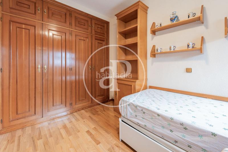 Foto dade8f9f-6b23-4939-ba72-0b2d413a0f13. Alquiler casa chalet independiente en alquiler en eduardo mazón en Madrid