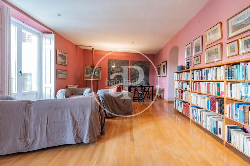 Foto 8e428cc9-79ab-4878-a286-259cb856da67. Piso  en venta en Sol en Sol Madrid