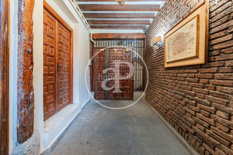 Foto e50219c0-1682-45f3-814d-a22f8f051a40. Piso  en venta en Sol en Sol Madrid