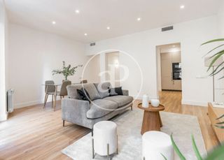 Flat in Palacio. Piso en venta en palacio