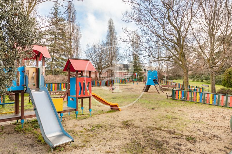 Casa adosada en c. de federico agustí 5 adosado en venta en el plantío en Madrid - Imagen 53