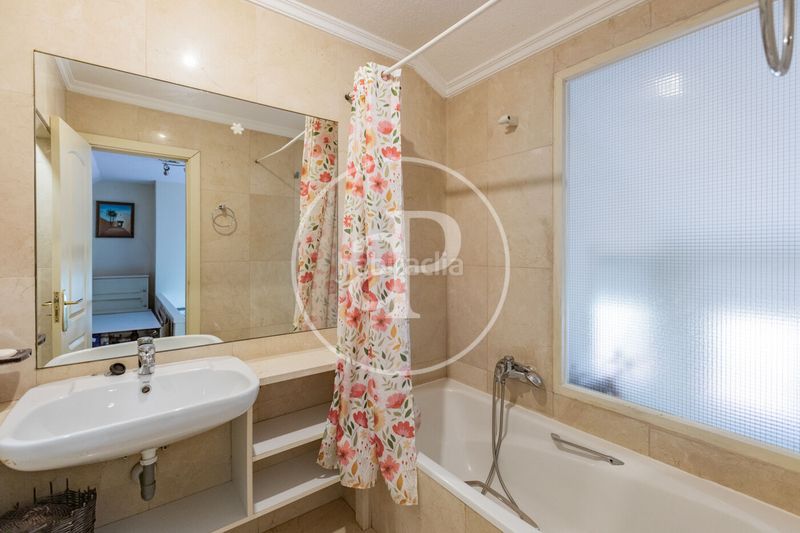 Casa adosada en c. de federico agustí 5 adosado en venta en el plantío en Madrid - Imagen 43