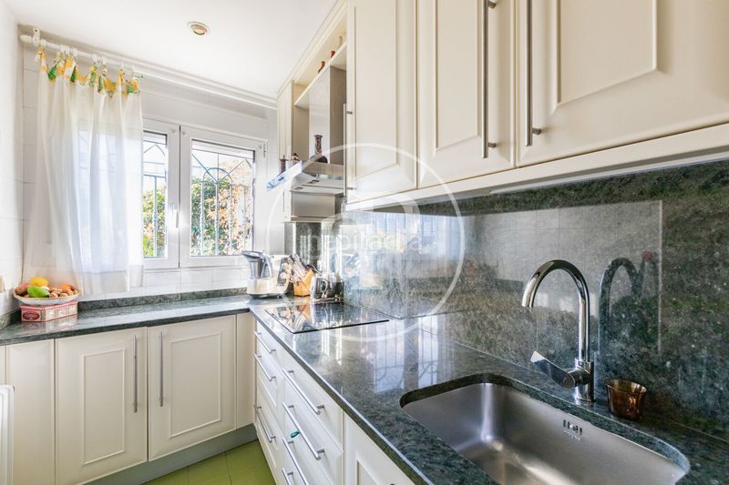 Casa adosada en c. de federico agustí 5 adosado en venta en el plantío en Madrid - Imagen 15