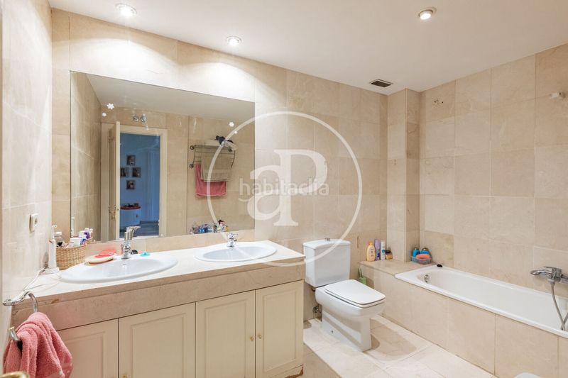 Casa adosada en c. de federico agustí 5 adosado en venta en el plantío en Madrid - Imagen 21