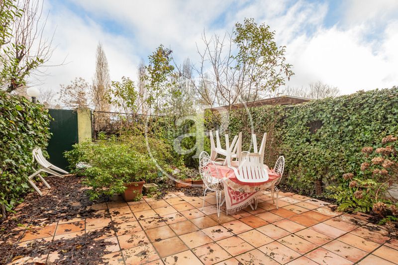 Casa adosada en c. de federico agustí 5 adosado en venta en el plantío en Madrid - Imagen 47