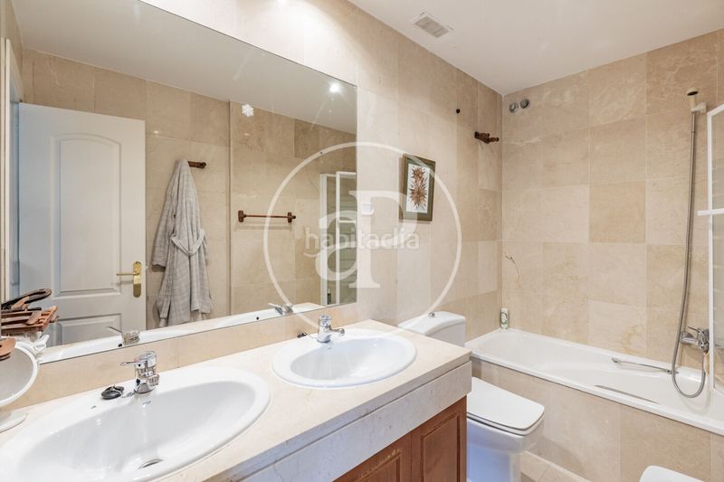 Casa adosada en c. de federico agustí 5 adosado en venta en el plantío en Madrid - Imagen 30