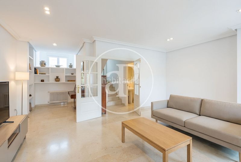 Casa adosada en c. de federico agustí 5 adosado en venta en el plantío en Madrid - Imagen 5