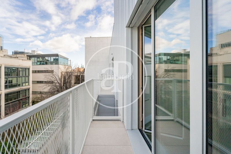 Foto 8d3fa53a-fa63-4137-8234-d3f09877e1cf. Alquiler ático estudio en alquiler en calle sanchez pacheco en Madrid