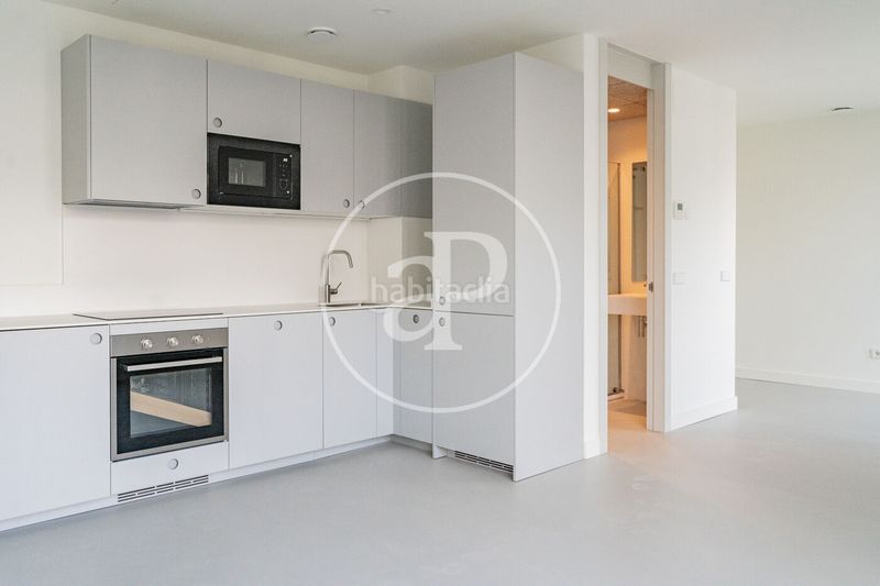 Foto c6752c4d-444f-4e14-9516-a583e863a118. Alquiler ático estudio en alquiler en calle sanchez pacheco en Madrid