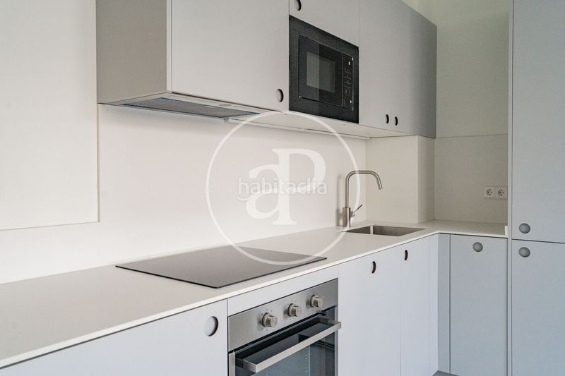 Foto eebff57b-93e4-49bd-aa26-7752f03c5ec8. Alquiler ático estudio en alquiler en calle sanchez pacheco en Madrid