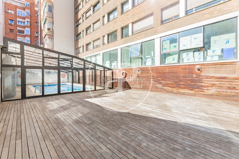 Foto 1763b32c-ce63-4c16-bb9b-c9cfb279209c. Pis amb calefacció aparcament piscina a Ríos Rosas-Nuevos Ministerios Madrid