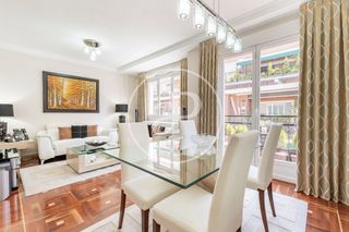 Pis  C. de garcilaso. Piso en venta en trafalgar