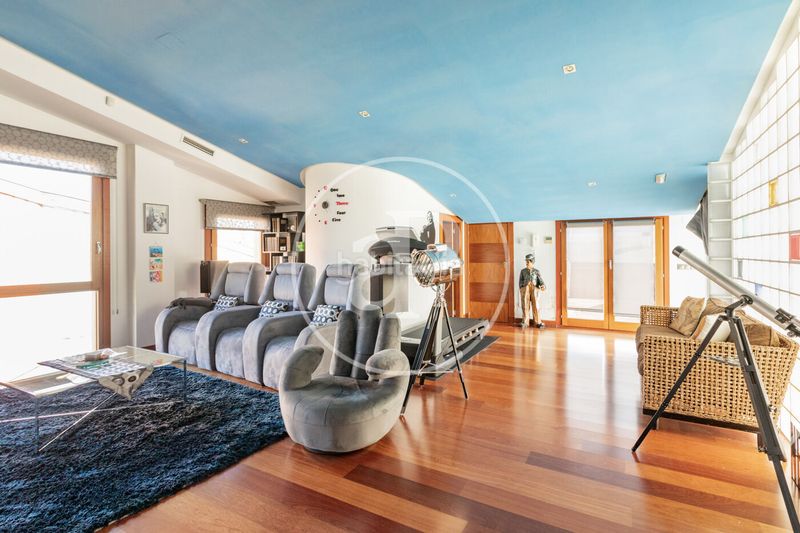 Foto aa87c583-a366-49de-a039-f240db11232a. Casa amb calefacció aparcament piscina a La Florida - El Plantío Madrid