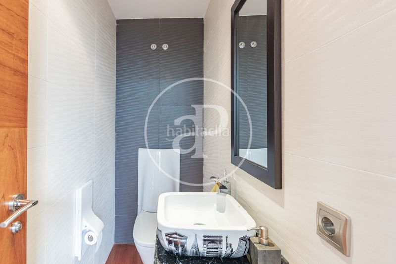 Foto e580bb69-6c78-4c0e-aa10-692a4f2043e3. Casa amb calefacció aparcament piscina a La Florida - El Plantío Madrid