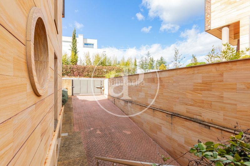 Foto ebca7b6a-8d49-4a33-9d48-2dcaeb359521. Casa amb calefacció aparcament piscina a La Florida - El Plantío Madrid
