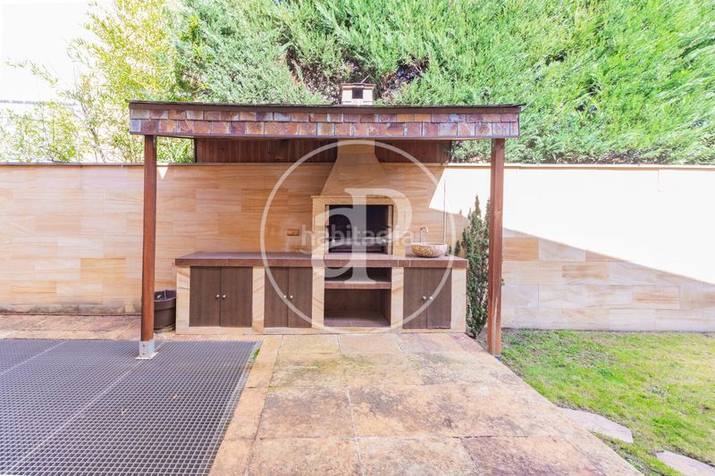 Foto f32c1da5-55cf-4a7c-b6de-9b075523d1e8. Casa amb calefacció aparcament piscina a La Florida - El Plantío Madrid