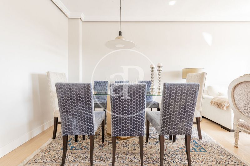 Foto 036b279e-4856-4bd7-84ea-0a508c548bfa. Pis amb calefacció aparcament a Nueva España Madrid