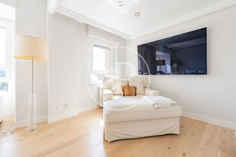 Foto 266c1e6c-2573-4f7b-9562-a646bf9685f2. Pis amb calefacció aparcament a Nueva España Madrid