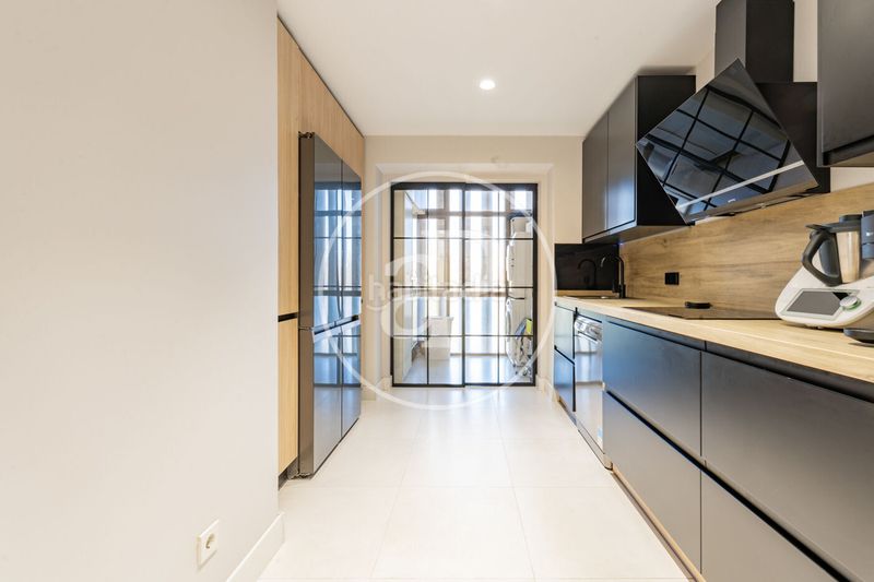 Foto 7f849550-4969-47a3-aca9-66f4c23130a4. Pis amb calefacció aparcament a Nueva España Madrid