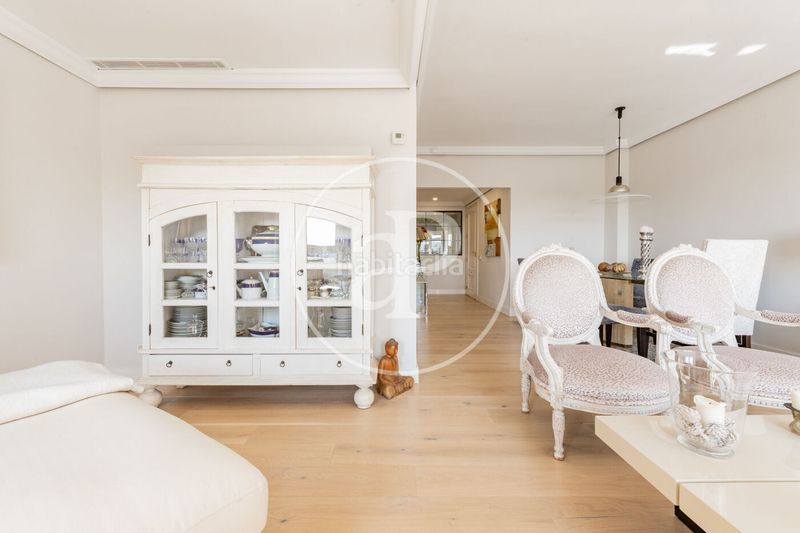 Foto a41bd880-0e85-43a2-8020-0cca17509e85. Pis amb calefacció aparcament a Nueva España Madrid