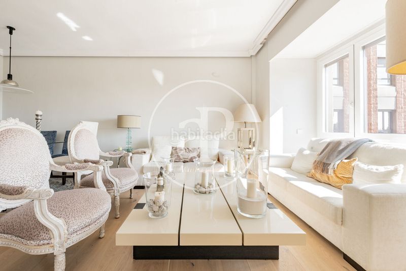 Foto b50f9c4b-c075-4dd6-aeed-0976cfe1899f. Pis amb calefacció aparcament a Nueva España Madrid