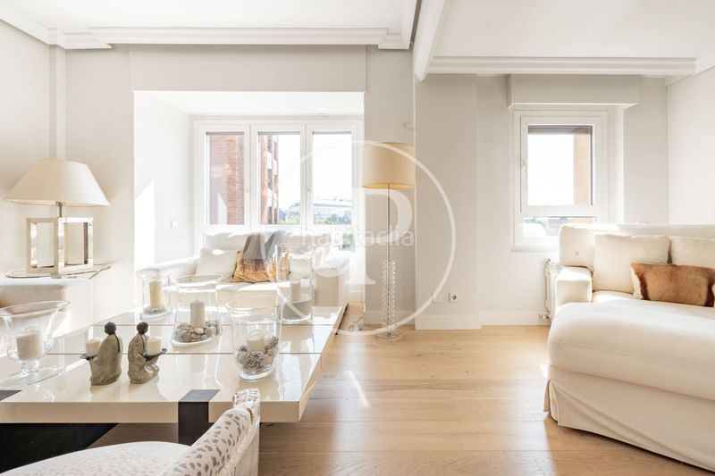 Foto ea0a651a-3d72-446a-91f3-ed5c880dc574. Pis amb calefacció aparcament a Nueva España Madrid