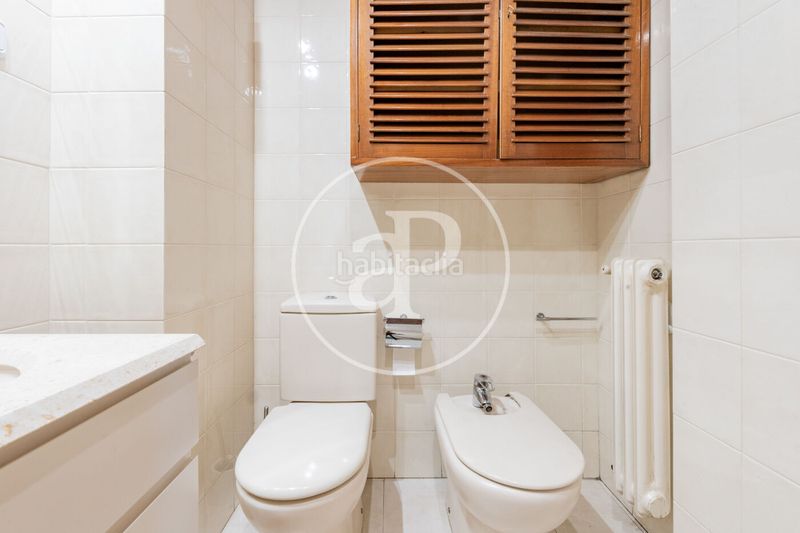 Foto 198705a2-dc1f-4271-a202-9e992a3b23d8. Pis amb calefacció aparcament a Almagro Madrid