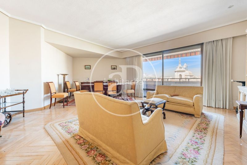 Foto 1a738792-03cc-48f4-b7fd-087b5fdc79b4. Pis amb calefacció aparcament a Almagro Madrid